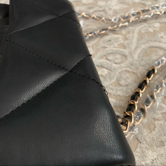 Black Quilted Shoulder Bag - Picture 13 of 14